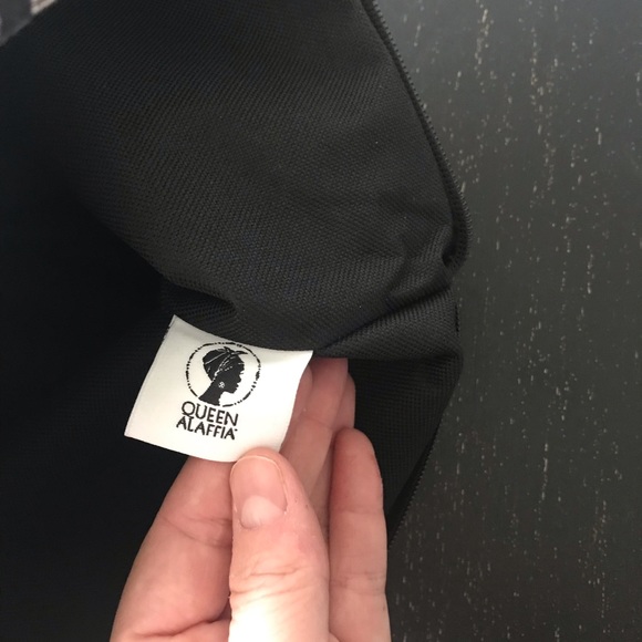 Queen Alaffia Makeup Bag Made in Ghana - Picture 6 of 7